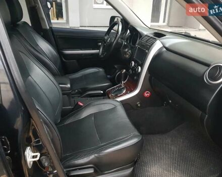 Черный Сузуки Гранд Витара, объемом двигателя 2 л и пробегом 235 тыс. км за 7300 $, фото 4 на Automoto.ua