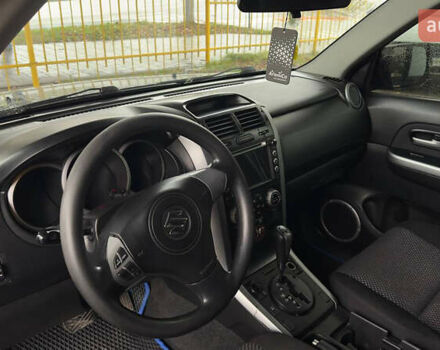 Черный Сузуки Гранд Витара, объемом двигателя 2 л и пробегом 220 тыс. км за 6500 $, фото 4 на Automoto.ua