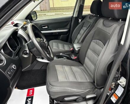 Черный Сузуки Гранд Витара, объемом двигателя 2 л и пробегом 238 тыс. км за 8790 $, фото 13 на Automoto.ua