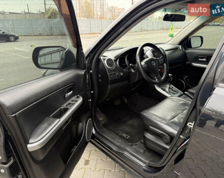 Чорний Сузукі Гранд Вітара, об'ємом двигуна 2.4 л та пробігом 135 тис. км за 8100 $, фото 7 на Automoto.ua