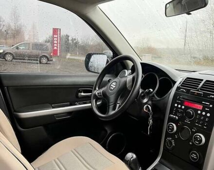 Черный Сузуки Гранд Витара, объемом двигателя 2.39 л и пробегом 289 тыс. км за 9500 $, фото 7 на Automoto.ua