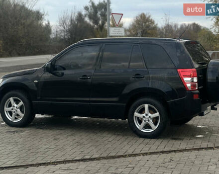 Черный Сузуки Гранд Витара, объемом двигателя 2 л и пробегом 235 тыс. км за 10500 $, фото 3 на Automoto.ua