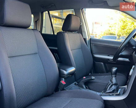 Черный Сузуки Гранд Витара, объемом двигателя 2.39 л и пробегом 290 тыс. км за 6100 $, фото 11 на Automoto.ua