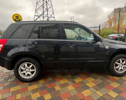Черный Сузуки Гранд Витара, объемом двигателя 1.9 л и пробегом 248 тыс. км за 8500 $, фото 7 на Automoto.ua