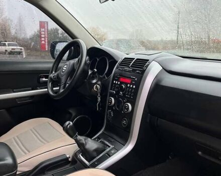 Черный Сузуки Гранд Витара, объемом двигателя 2.39 л и пробегом 289 тыс. км за 9500 $, фото 8 на Automoto.ua