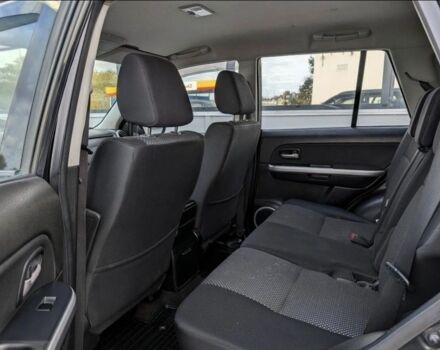 Черный Сузуки Гранд Витара, объемом двигателя 1.9 л и пробегом 185 тыс. км за 3800 $, фото 7 на Automoto.ua