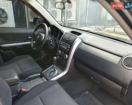 Чорний Сузукі Гранд Вітара, об'ємом двигуна 2 л та пробігом 217 тис. км за 7500 $, фото 4 на Automoto.ua