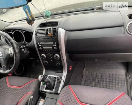 Черный Сузуки Гранд Витара, объемом двигателя 1.87 л и пробегом 246 тыс. км за 7600 $, фото 7 на Automoto.ua