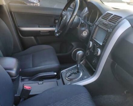 Черный Сузуки Гранд Витара, объемом двигателя 2.39 л и пробегом 181 тыс. км за 12000 $, фото 5 на Automoto.ua