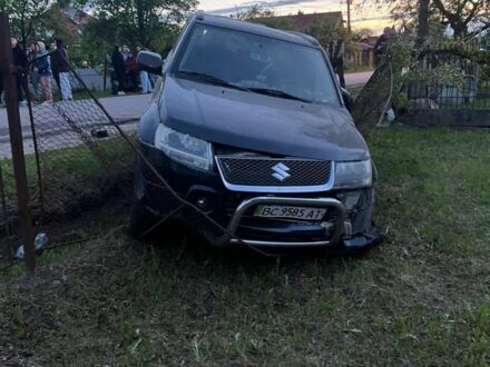 Чорний Сузукі Гранд Вітара, об'ємом двигуна 2 л та пробігом 280 тис. км за 3000 $, фото 1 на Automoto.ua