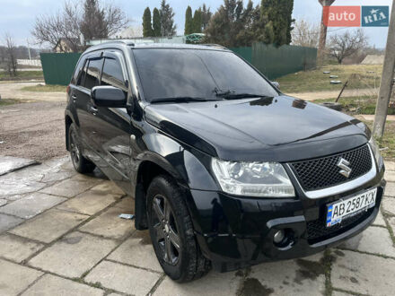 Чорний Сузукі Гранд Вітара, об'ємом двигуна 2 л та пробігом 261 тис. км за 7600 $, фото 1 на Automoto.ua