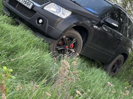 Сузуки Гранд Витара 2011 в Краматорске на Automoto.ua Черный Сузуки Гранд Витара, объемом двигателя 1.6 л и пробегом 138 тыс. км за 5500 $, фото 1 на Automoto.ua