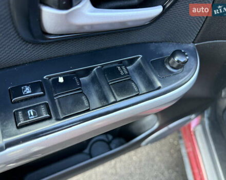 Червоний Сузукі Гранд Вітара, об'ємом двигуна 2 л та пробігом 281 тис. км за 6200 $, фото 23 на Automoto.ua