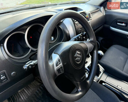 Червоний Сузукі Гранд Вітара, об'ємом двигуна 2 л та пробігом 281 тис. км за 6200 $, фото 18 на Automoto.ua