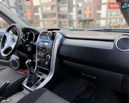 Червоний Сузукі Гранд Вітара, об'ємом двигуна 2 л та пробігом 281 тис. км за 6200 $, фото 26 на Automoto.ua