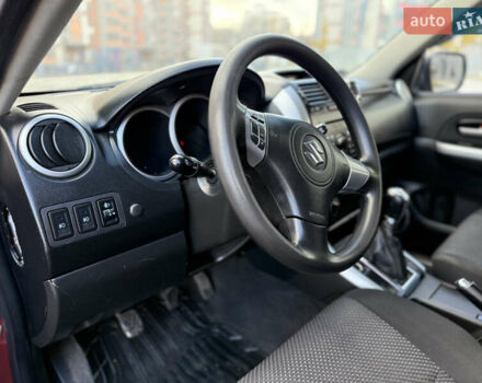 Червоний Сузукі Гранд Вітара, об'ємом двигуна 2 л та пробігом 281 тис. км за 6200 $, фото 24 на Automoto.ua