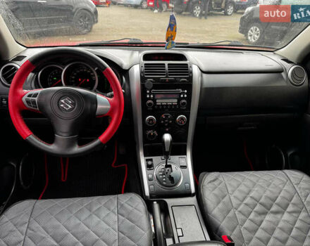 Червоний Сузукі Гранд Вітара, об'ємом двигуна 2 л та пробігом 195 тис. км за 7500 $, фото 12 на Automoto.ua