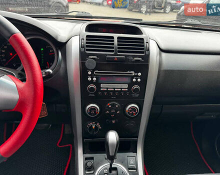 Червоний Сузукі Гранд Вітара, об'ємом двигуна 2 л та пробігом 195 тис. км за 7500 $, фото 9 на Automoto.ua