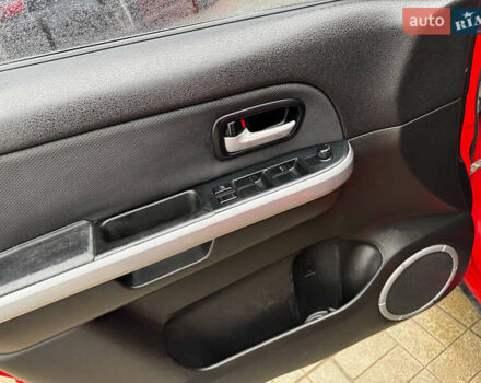 Червоний Сузукі Гранд Вітара, об'ємом двигуна 2 л та пробігом 195 тис. км за 7500 $, фото 7 на Automoto.ua