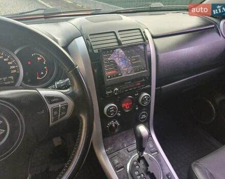 Красный Сузуки Гранд Витара, объемом двигателя 2.39 л и пробегом 100 тыс. км за 10500 $, фото 4 на Automoto.ua
