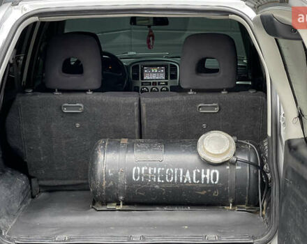 Серый Сузуки Гранд Витара, объемом двигателя 2 л и пробегом 325 тыс. км за 5099 $, фото 6 на Automoto.ua