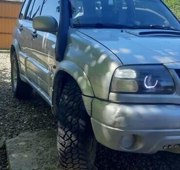 Сірий Сузукі Гранд Вітара, об'ємом двигуна 2 л та пробігом 196 тис. км за 8000 $, фото 5 на Automoto.ua