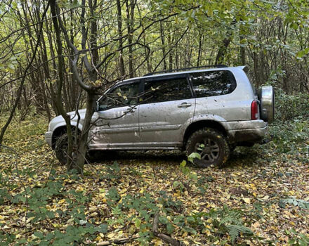 Сірий Сузукі Гранд Вітара, об'ємом двигуна 2.74 л та пробігом 400 тис. км за 6500 $, фото 6 на Automoto.ua