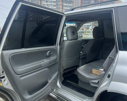 Сірий Сузукі Гранд Вітара, об'ємом двигуна 2.74 л та пробігом 400 тис. км за 6500 $, фото 16 на Automoto.ua