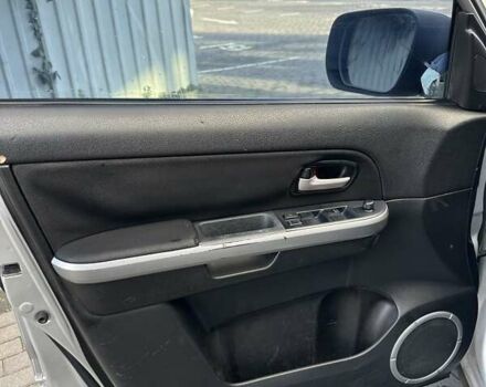 Серый Сузуки Гранд Витара, объемом двигателя 2 л и пробегом 312 тыс. км за 6500 $, фото 18 на Automoto.ua