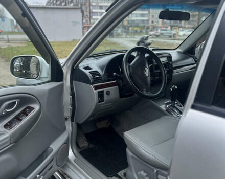 Сірий Сузукі Гранд Вітара, об'ємом двигуна 2.74 л та пробігом 400 тис. км за 6500 $, фото 17 на Automoto.ua