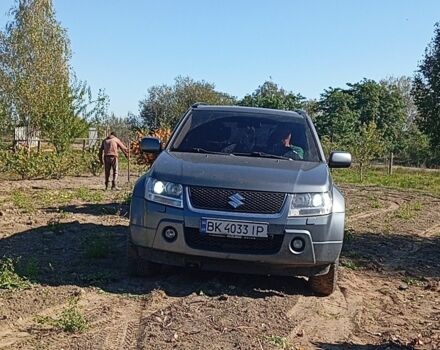 Сірий Сузукі Гранд Вітара, об'ємом двигуна 1.9 л та пробігом 300 тис. км за 3500 $, фото 1 на Automoto.ua