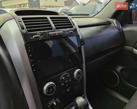 Серый Сузуки Гранд Витара, объемом двигателя 2 л и пробегом 245 тыс. км за 6500 $, фото 28 на Automoto.ua