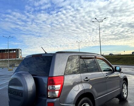 Сірий Сузукі Гранд Вітара, об'ємом двигуна 2 л та пробігом 180 тис. км за 7000 $, фото 5 на Automoto.ua