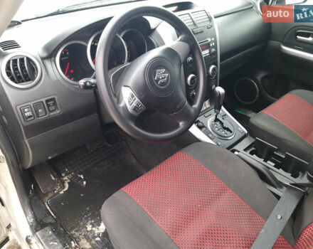 Серый Сузуки Гранд Витара, объемом двигателя 2 л и пробегом 124 тыс. км за 8000 $, фото 9 на Automoto.ua