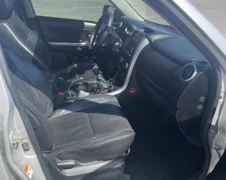 Серый Сузуки Гранд Витара, объемом двигателя 2 л и пробегом 147 тыс. км за 6500 $, фото 9 на Automoto.ua