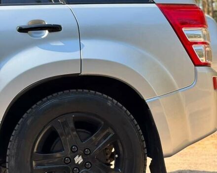 Сірий Сузукі Гранд Вітара, об'ємом двигуна 2 л та пробігом 196 тис. км за 9000 $, фото 3 на Automoto.ua