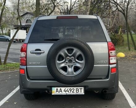 Серый Сузуки Гранд Витара, объемом двигателя 2 л и пробегом 360 тыс. км за 7500 $, фото 5 на Automoto.ua