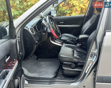 Сірий Сузукі Гранд Вітара, об'ємом двигуна 2 л та пробігом 279 тис. км за 8500 $, фото 24 на Automoto.ua