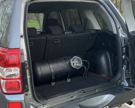 Серый Сузуки Гранд Витара, объемом двигателя 2 л и пробегом 360 тыс. км за 7500 $, фото 6 на Automoto.ua