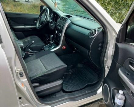 Сірий Сузукі Гранд Вітара, об'ємом двигуна 2 л та пробігом 290 тис. км за 7000 $, фото 9 на Automoto.ua