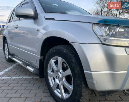 Серый Сузуки Гранд Витара, объемом двигателя 2 л и пробегом 230 тыс. км за 6550 $, фото 3 на Automoto.ua