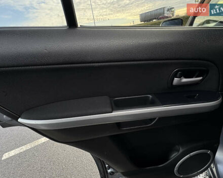 Серый Сузуки Гранд Витара, объемом двигателя 2 л и пробегом 180 тыс. км за 7000 $, фото 9 на Automoto.ua