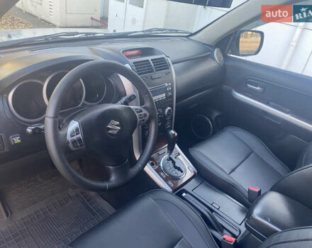 Сірий Сузукі Гранд Вітара, об'ємом двигуна 2 л та пробігом 251 тис. км за 6500 $, фото 5 на Automoto.ua