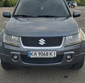 Серый Сузуки Гранд Витара, объемом двигателя 2 л и пробегом 185 тыс. км за 8800 $, фото 1 на Automoto.ua
