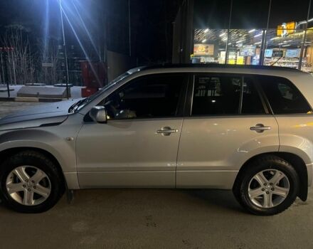 Серый Сузуки Гранд Витара, объемом двигателя 2 л и пробегом 208 тыс. км за 7000 $, фото 1 на Automoto.ua