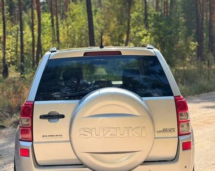 Сірий Сузукі Гранд Вітара, об'ємом двигуна 2 л та пробігом 196 тис. км за 9000 $, фото 5 на Automoto.ua
