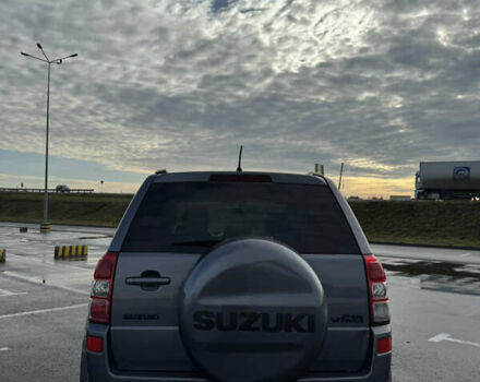 Серый Сузуки Гранд Витара, объемом двигателя 2 л и пробегом 180 тыс. км за 7000 $, фото 3 на Automoto.ua