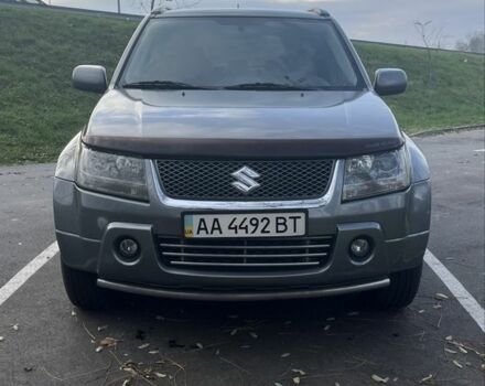Серый Сузуки Гранд Витара, объемом двигателя 2 л и пробегом 360 тыс. км за 7500 $, фото 4 на Automoto.ua