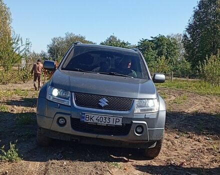 Сірий Сузукі Гранд Вітара, об'ємом двигуна 1.9 л та пробігом 300 тис. км за 3500 $, фото 2 на Automoto.ua