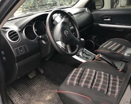 Сірий Сузукі Гранд Вітара, об'ємом двигуна 2 л та пробігом 115 тис. км за 7689 $, фото 4 на Automoto.ua